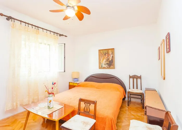 Garden & 3* Makarska