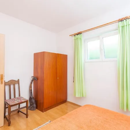 Garden & 3* Makarska