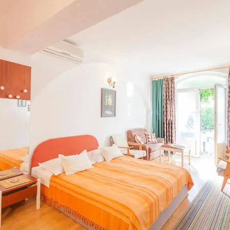 Guest house Garden & 3*