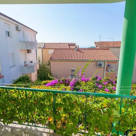 Garden & Makarska