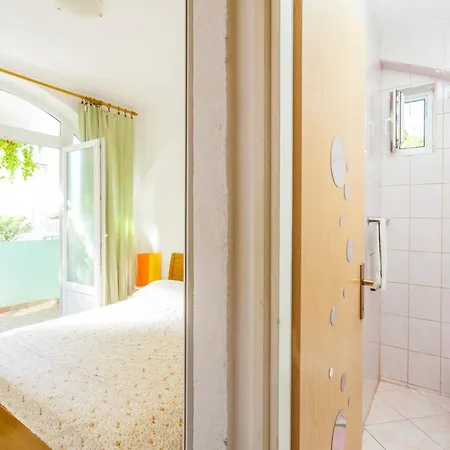 Pensión Garden & 3*