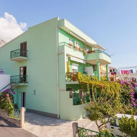 Guest house Garden & 3*