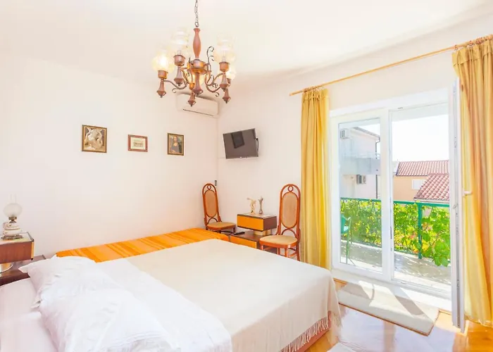 Pensionat Garden & Makarska