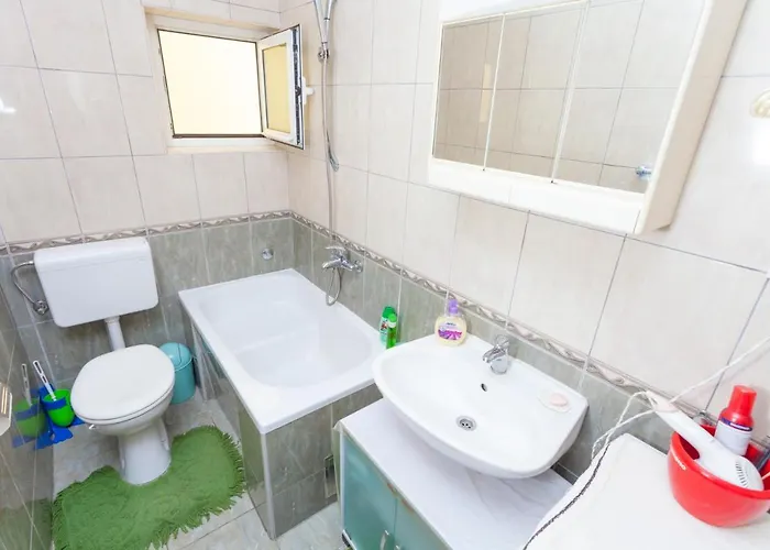 Garden & 3* Makarska