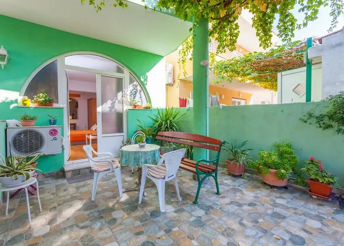 Pensionat Garden & Makarska