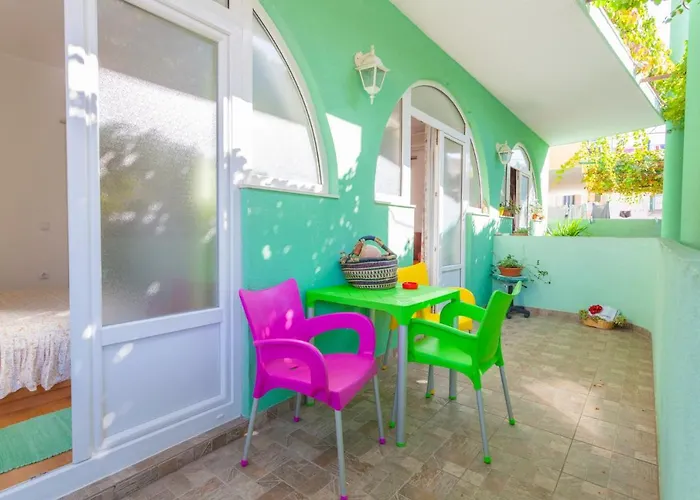 Garden & Pensionat Makarska