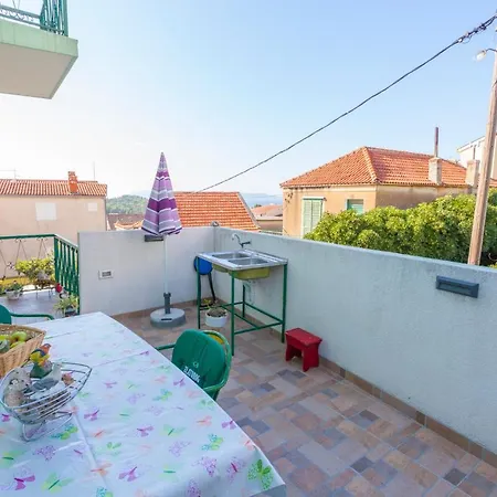 בית הארחה Garden & 3*