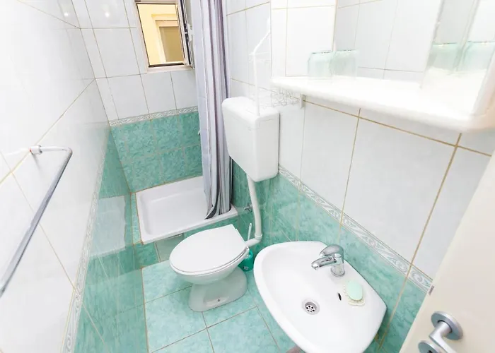 Garden & Μακάρσκα