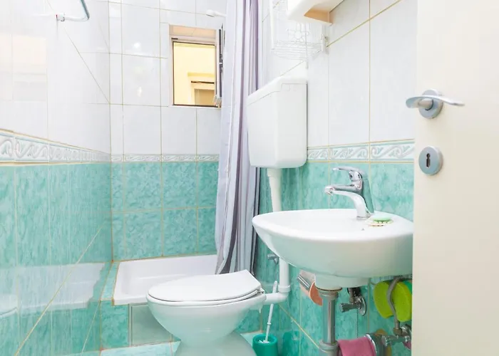 Garden & Μακάρσκα