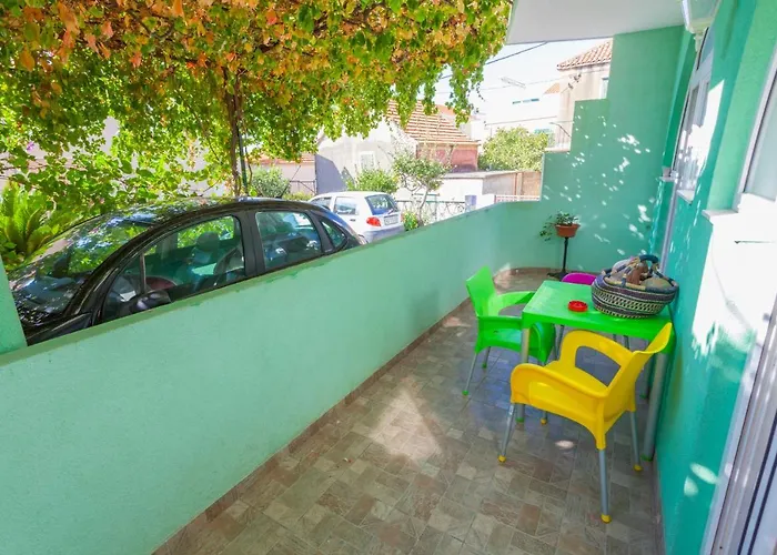 Garden & Πανσιόν 3*